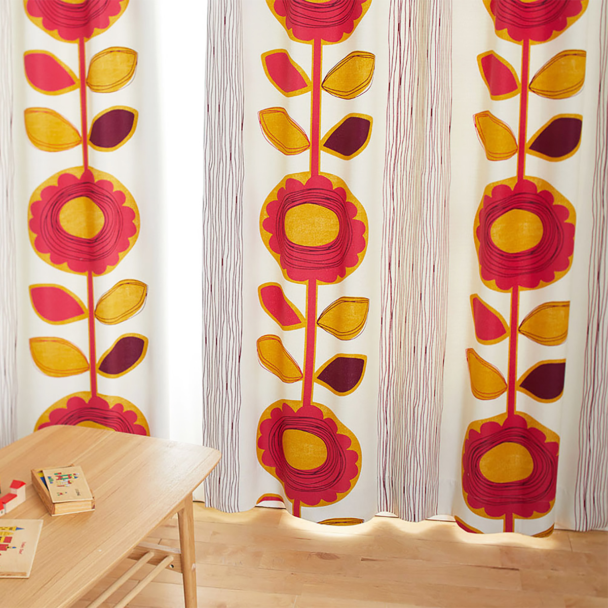 遮光カーテン/ドレープ　SUN FLOWER 100×200cm (1枚入り)