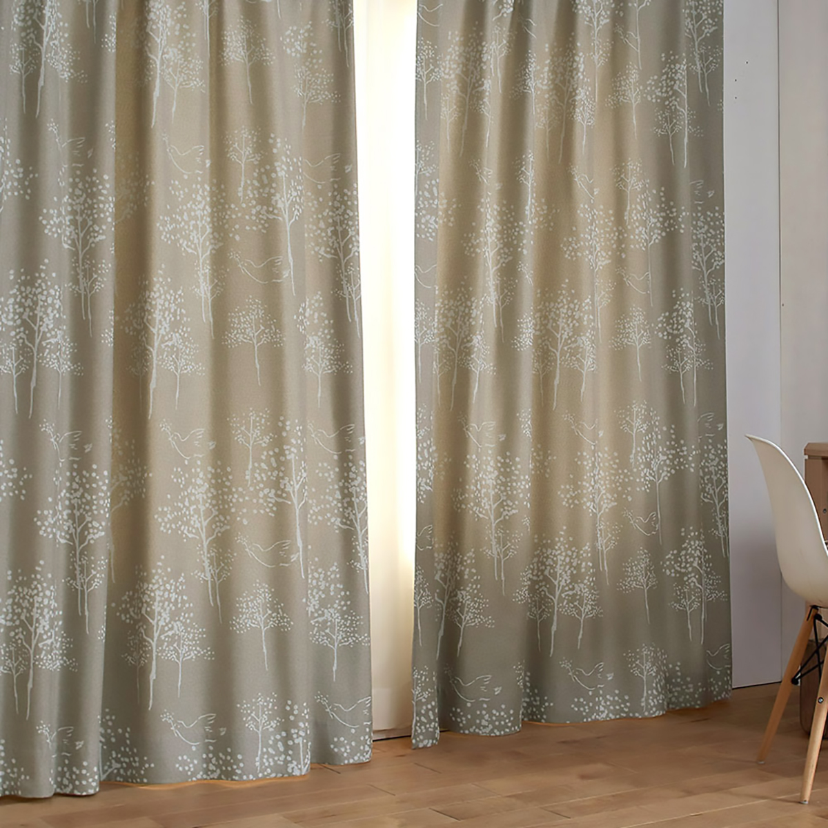 遮光カーテン/ドレープ　TORI NO SANPO 100×135cm (1枚入り)