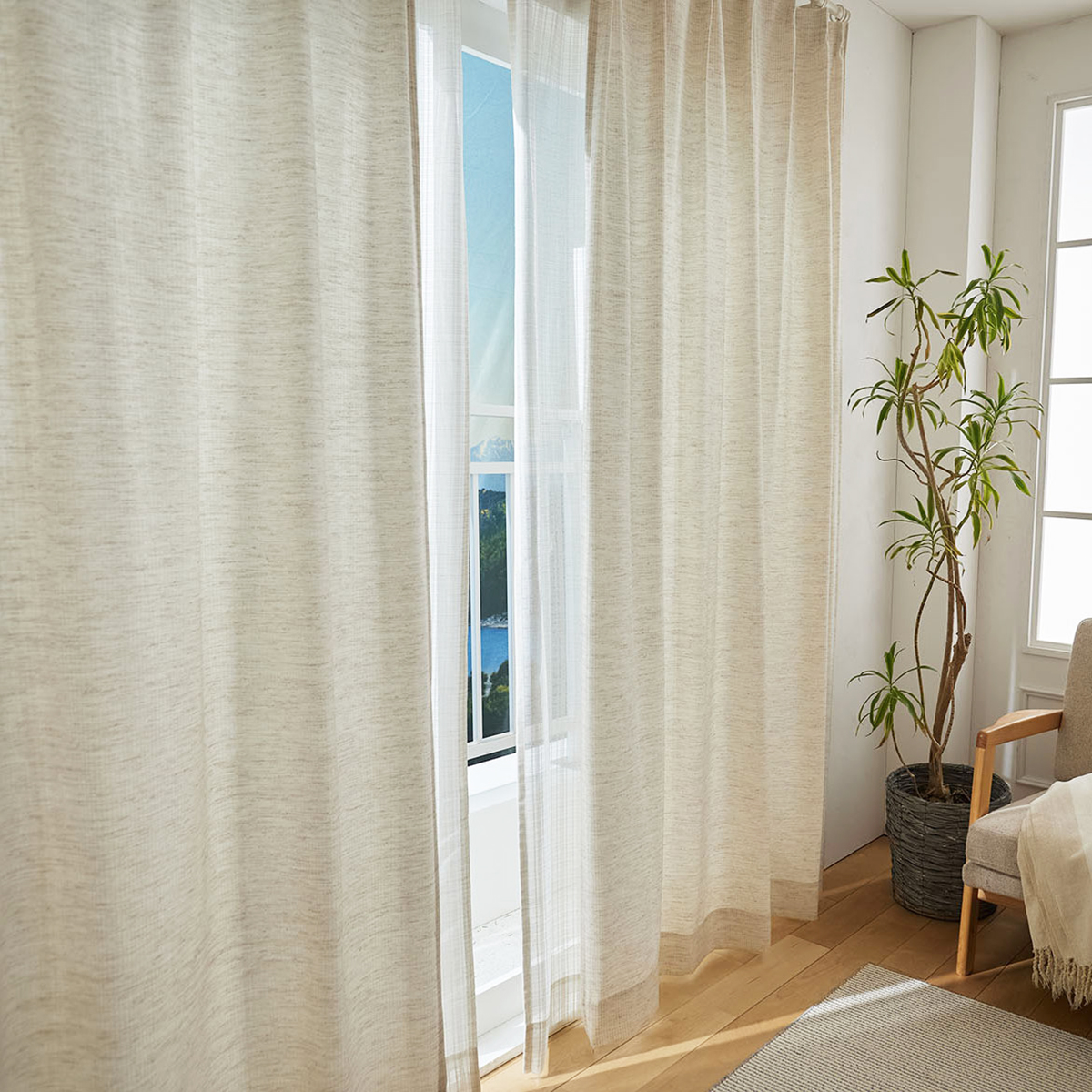 ドレープカーテン　Fin 100×135cm (1枚入り)