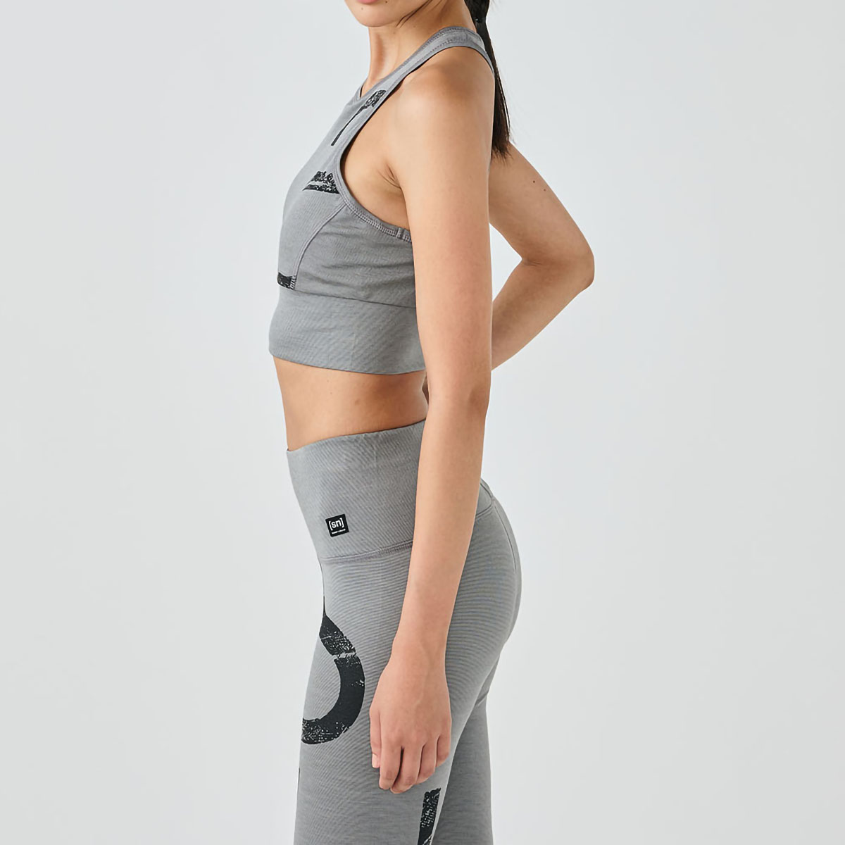 [sn] super.natural. W キャピタル ロゴ ブラトップ