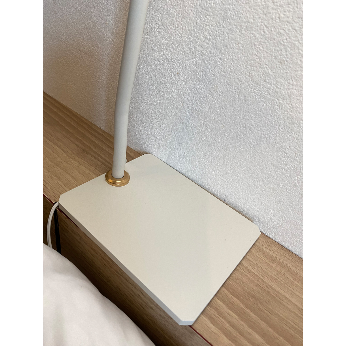 有機ELベッドサイドライト