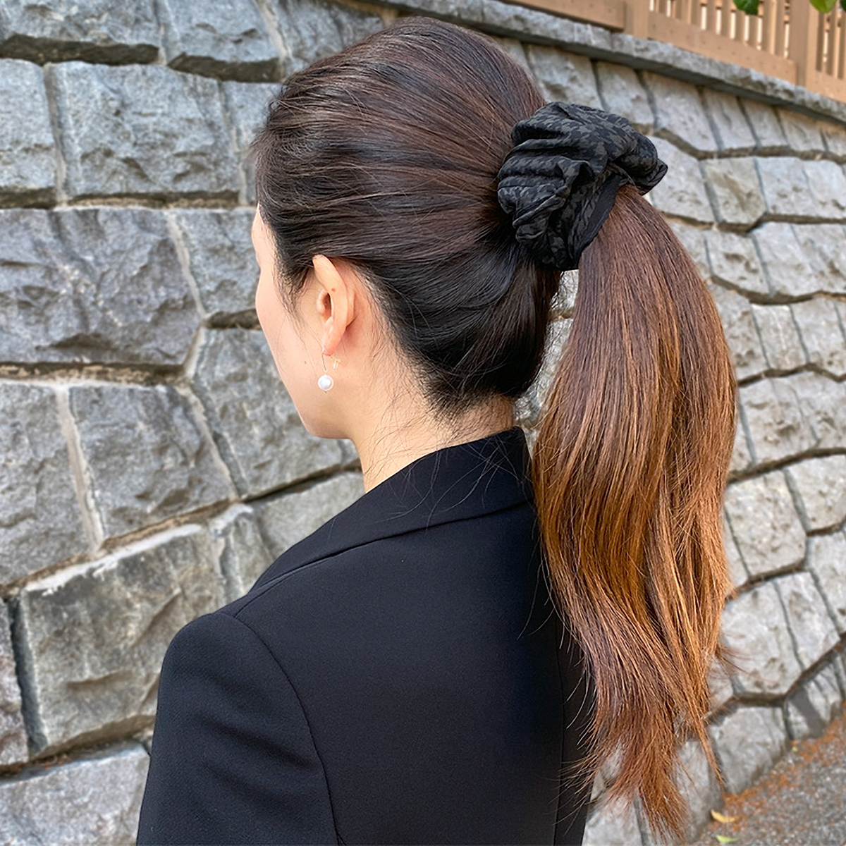 KINUWA 横浜シルク100％リングスカーフ(千鳥柄)