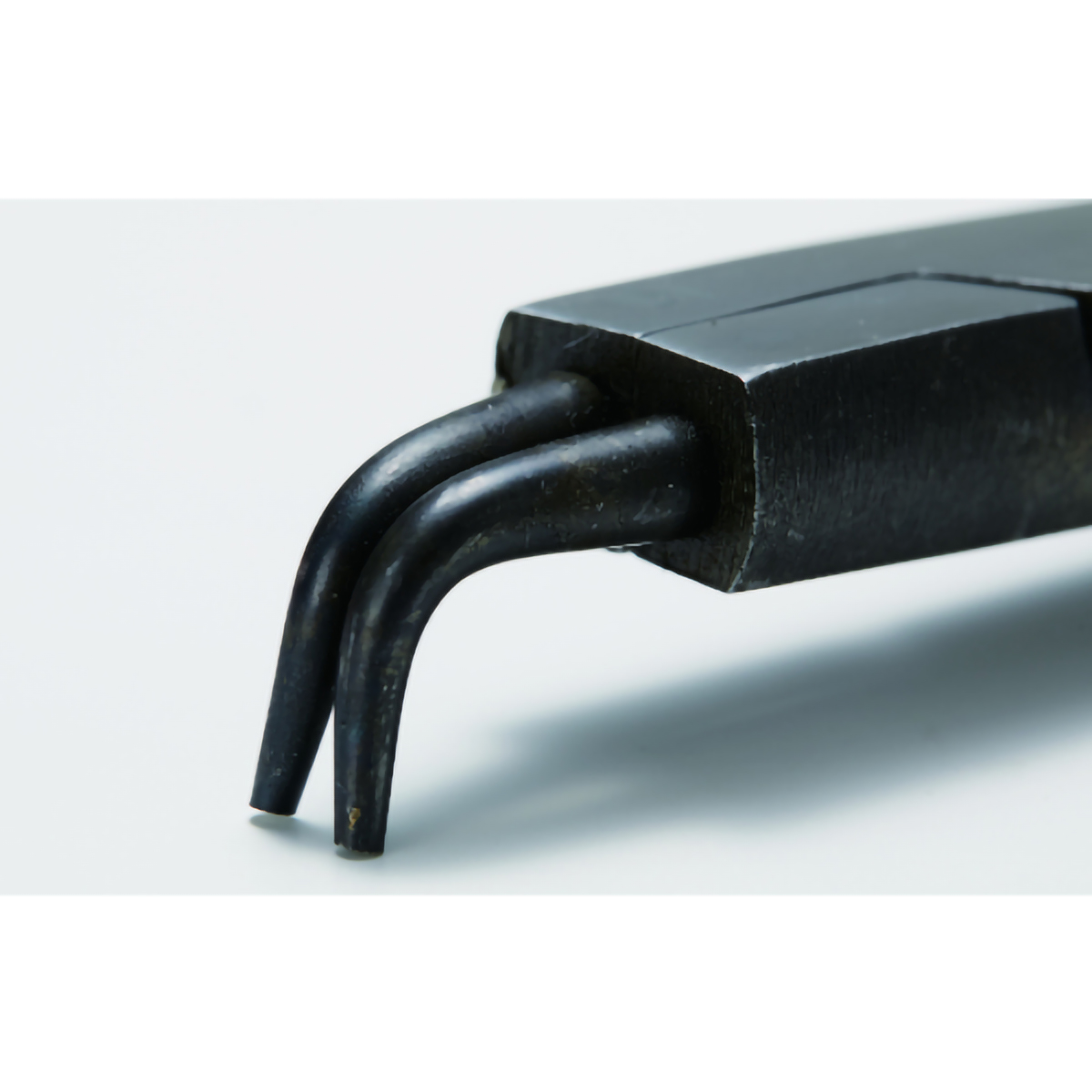 スナップリングプライヤー　軸用　Φ２．３　曲爪５１型