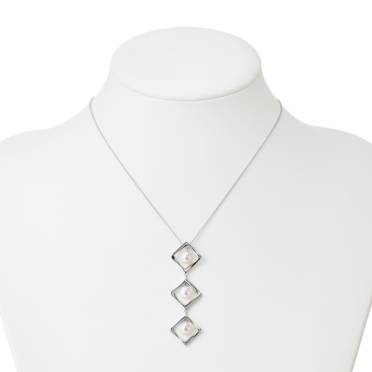 【maison de perle】アコヤ真珠ペンダント(スリーピース）