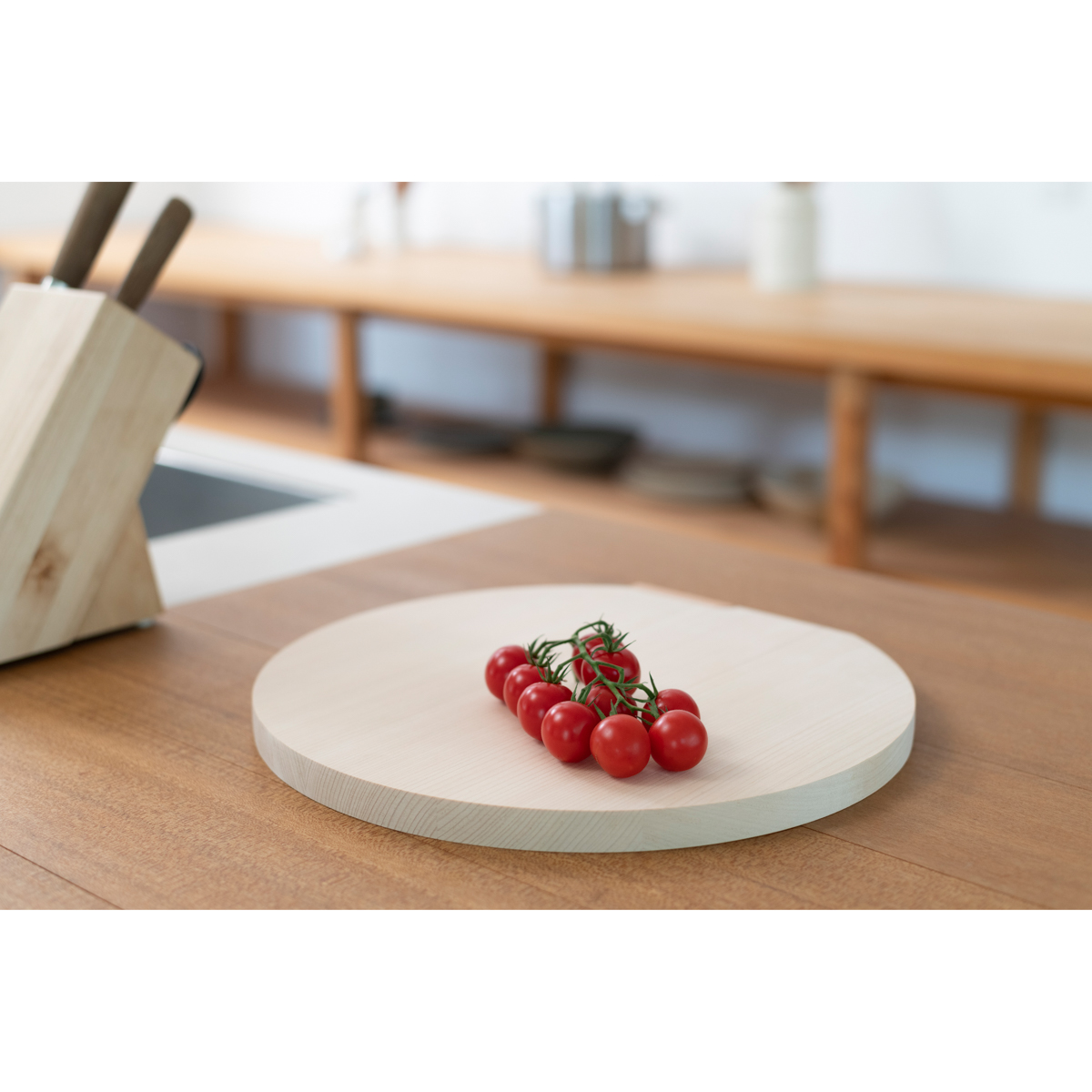 東濃ひのきの丸まな板スタンド付き　M(ウメザワ)