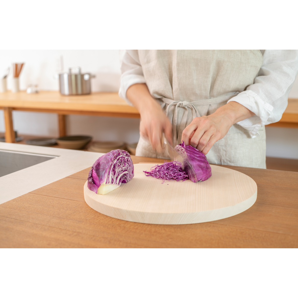 東濃ひのきの丸まな板スタンド付き　M(ウメザワ)