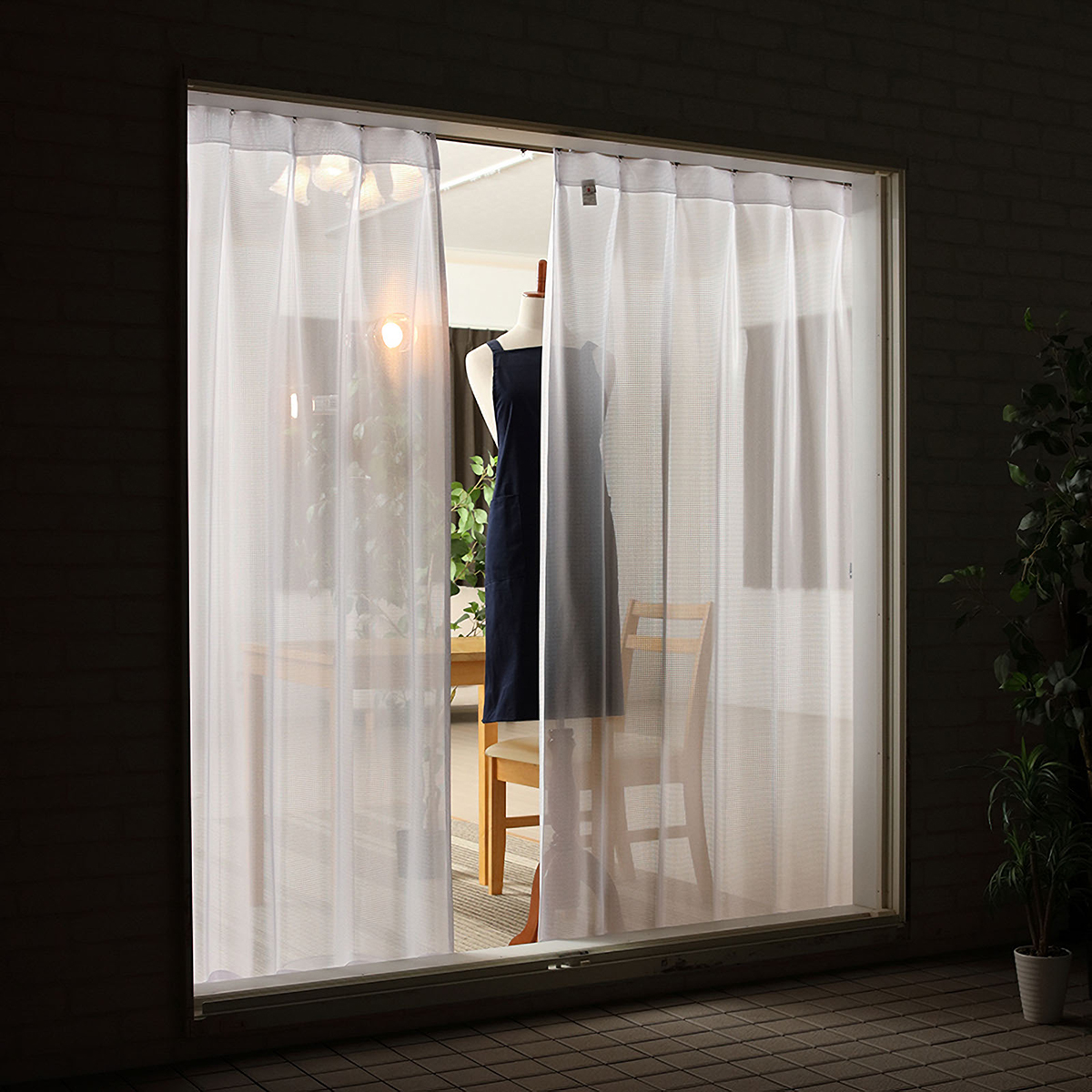 【防炎レースカーテン】シーサーＷＨ　巾100×丈133cm　2枚組