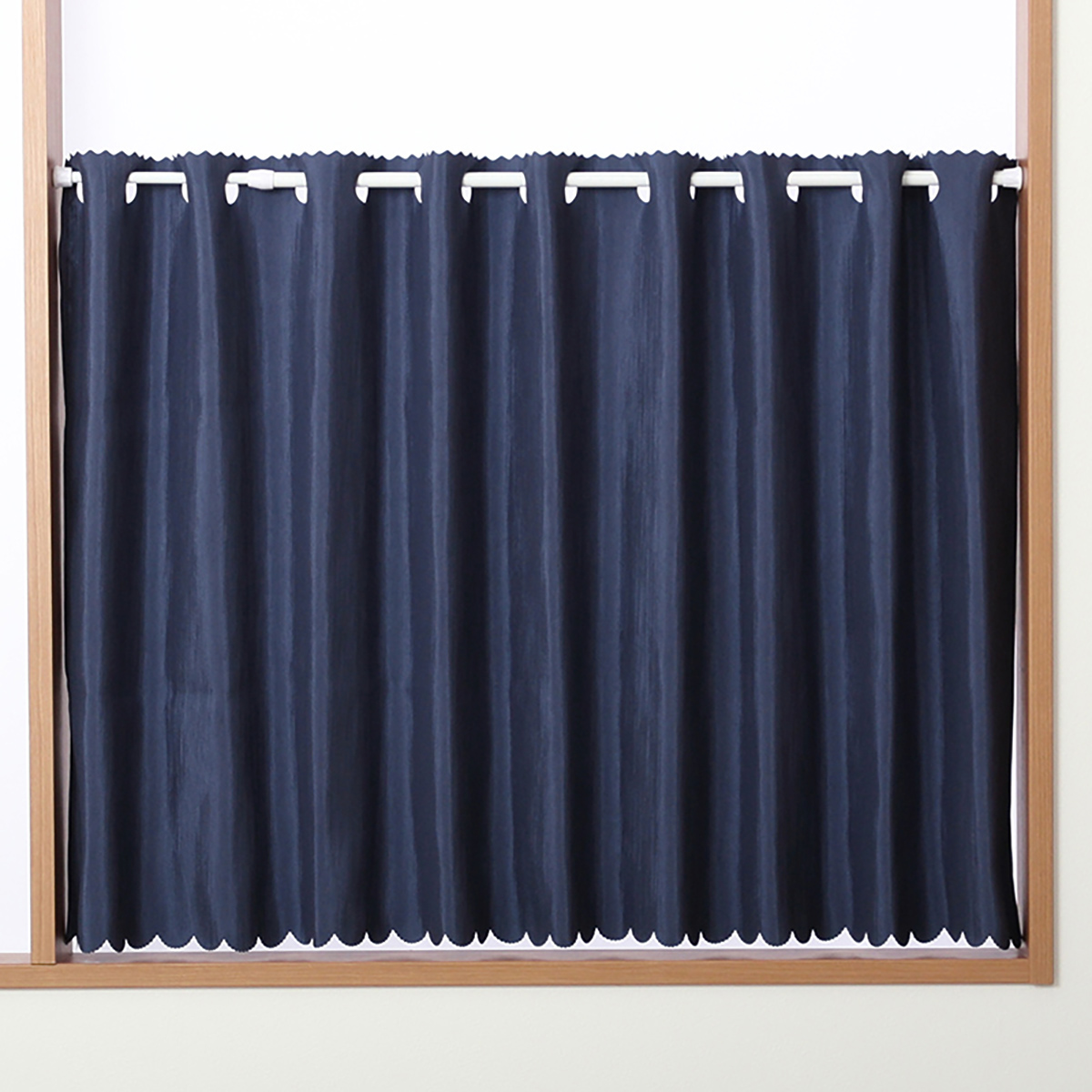 【遮光性カフェカーテン】シード防炎カフェネイビー　巾145×丈50cm