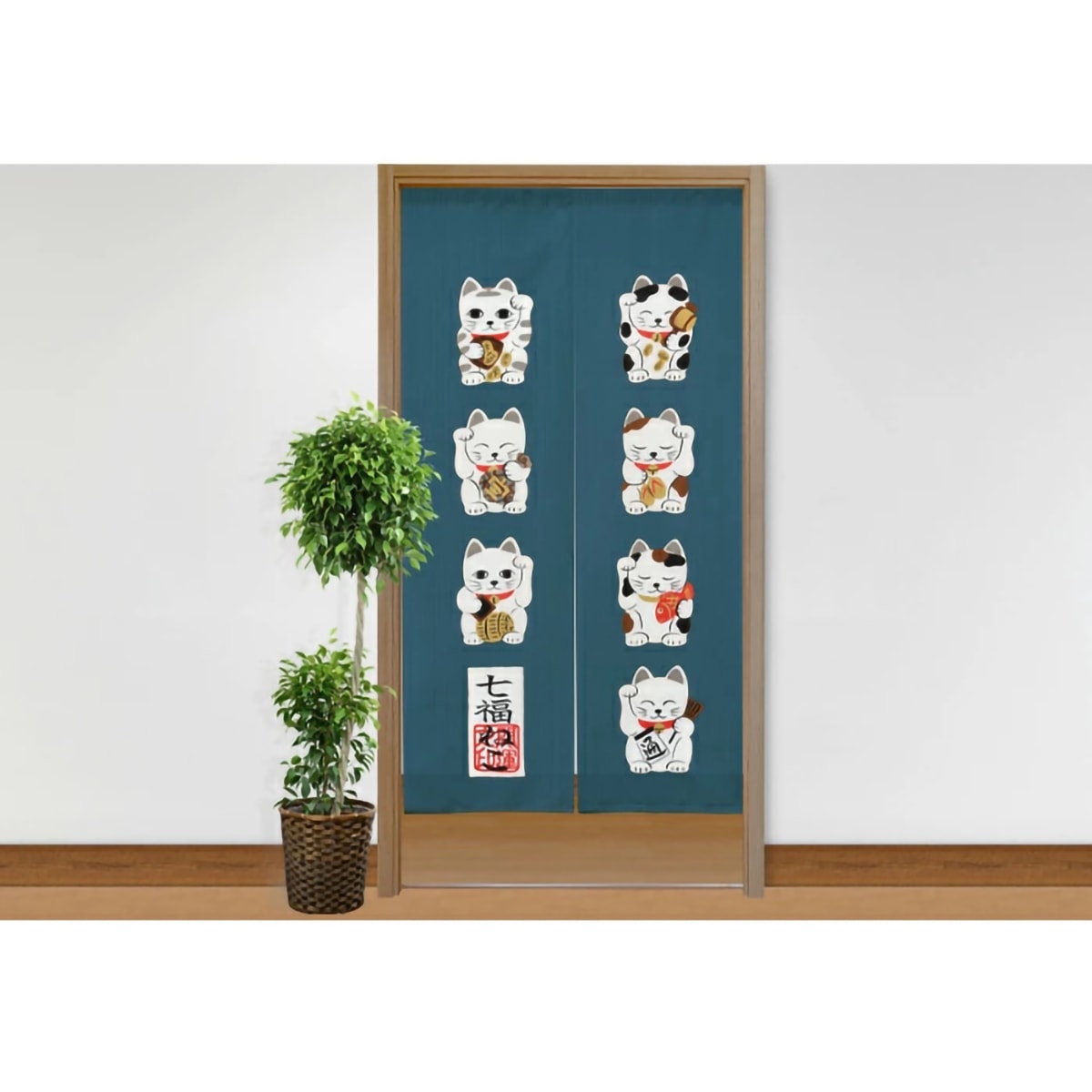 牛串豚串のれん招き猫イラスト 大判布 6860x7500mm のれん】 七福ねこ 幅85×丈150cm | かぜとゆきオンラインショップ