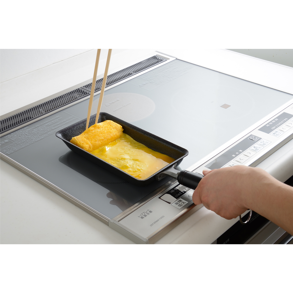 【dancyu】IH対応鉄餃子鍋12×22cm（ステンレス蓋付）