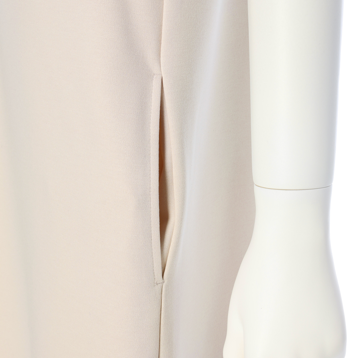 【LuiChantant (ルイシャンタン)】ストレッチポンチジャージワンピース