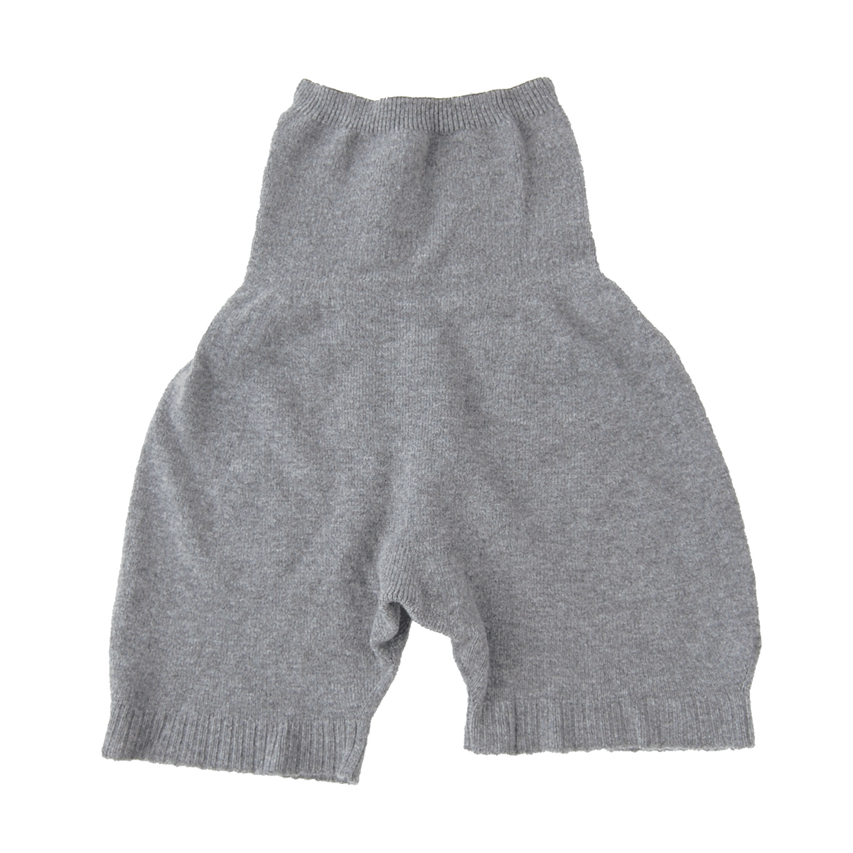 なめらかにフィットする毛糸のパンツ